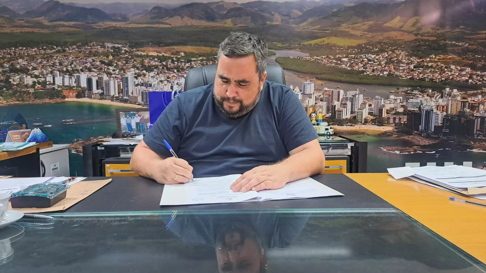 Prefeito Rodrigo Borges assina decreto que facilita comprovação de posse para regularização de imóveis em Guarapari, veja documentos necessários